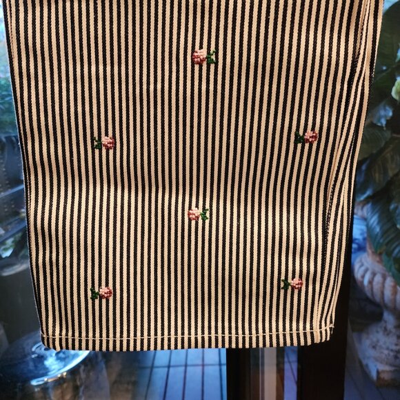 Kenzo Black & White Stripe Jeans w/ Flower Detail NWT - Picture 7 of 8